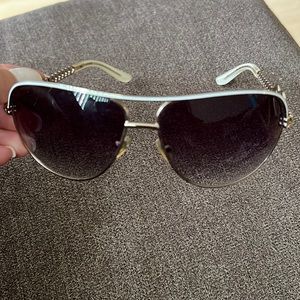 White and gold guess sunglasses